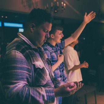 Aanbidden in woord en daad