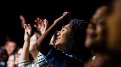 De kracht van lofprijs